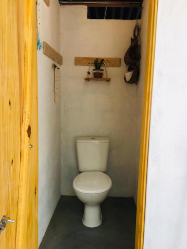 Bathroom 3, Kombi Hostel Camping, Palmeiras