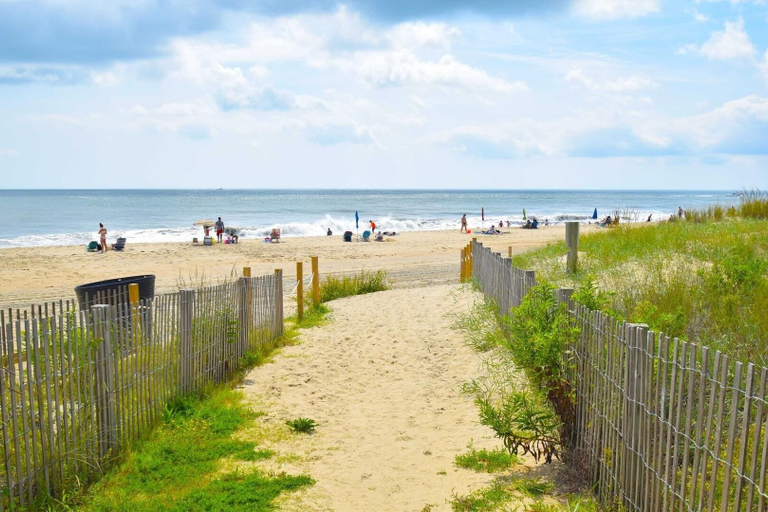 Beach 3, Amber Waves 300 3 Bedroom Condo by RedAwning, Worcester
