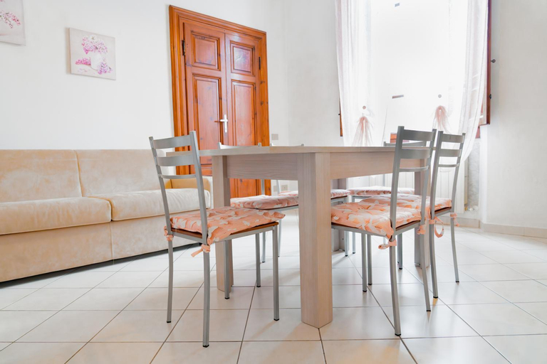Dining Room 9