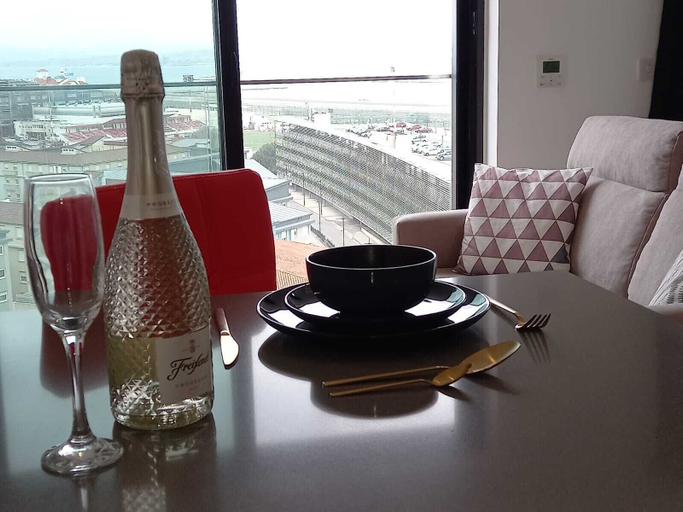 Others 5, Stunning 1-bed Luxury Studio in Gibraltar, Gibraltar