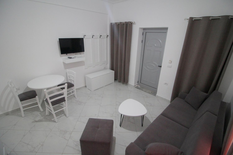 Others 4, Sky Apartments, Sarandës