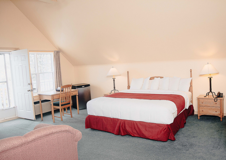 Bedroom 3, Ceilidh Country Lodge, Victoria