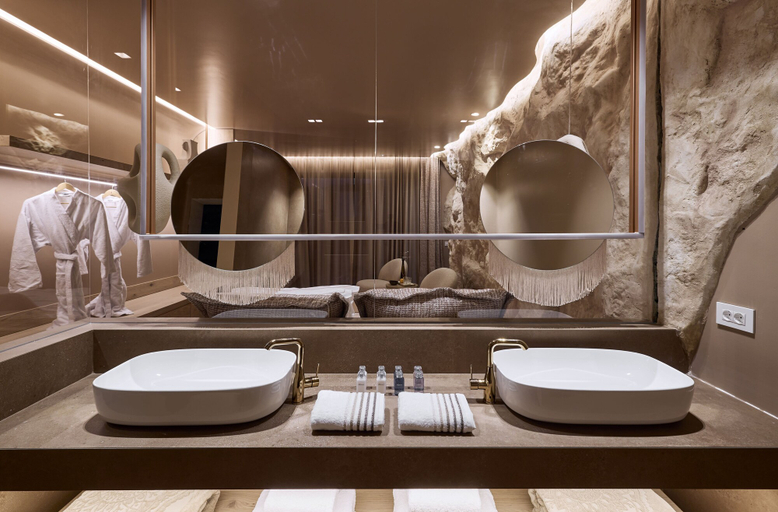 Bathroom 4, Ethereum Mykonos, South Aegean