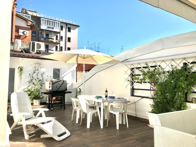 Food & Drinks, Stanza e bagno privato, idromassaggio con extra fee, in appartamento, Ferrara