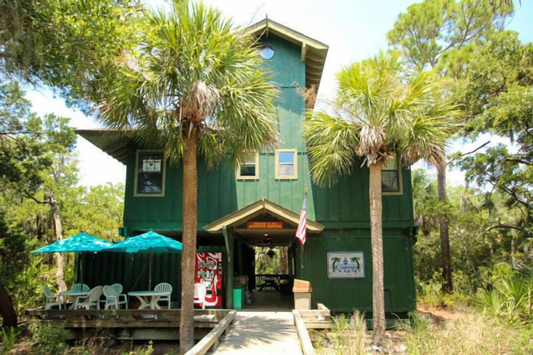 221 Tennis Villa, Beaufort