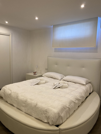 Bedroom 3, FraMe Room, Bari