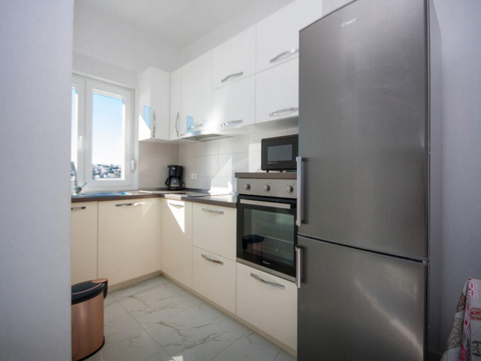 Kitchen 3, Apartments Happy Holiday, Rogoznica