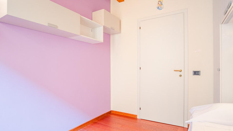 Room 3, Old Town Alley - Italian Homing, Brescia