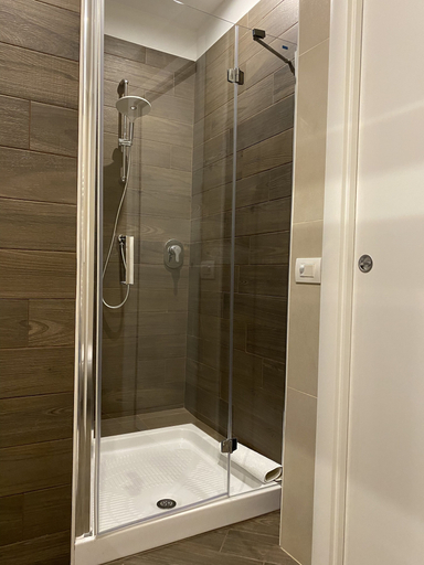 Bathroom 4, FraMe Room, Bari