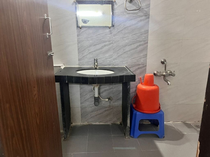 Bathroom 4, iROOMZ The Grand Lodge, Bijapur