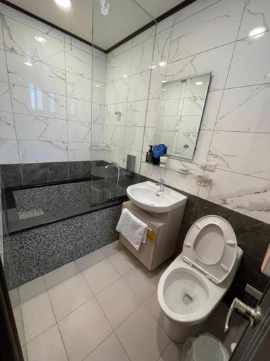 Bathroom 3, Kids Fun B&B, Yilan