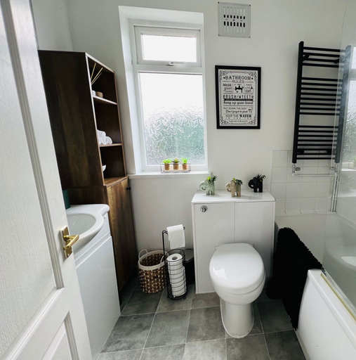 Bathroom, Remarkable 2-bed House in Coventry, Coventry