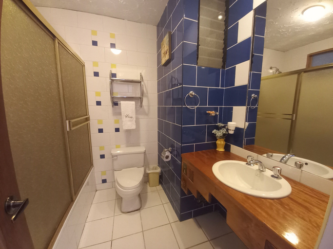 Bathroom 3, Pumakala Hotel, Puno