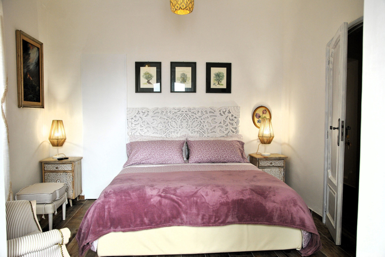 Bedroom 4, Room in B&B - Mariasofia Master Suite With Private Bathroom, Latina
