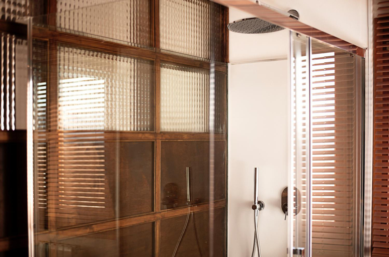 Bathroom 3, Casa Boumort, Lleida