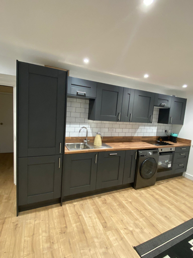 Others 5, Stunning 1-bed Apartment in Bracknell, Bracknell Forest