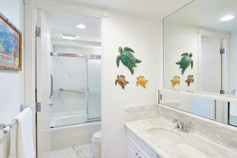 Bathroom 4, AEI at The Whaler Kaanapali Beach Resort, Maui
