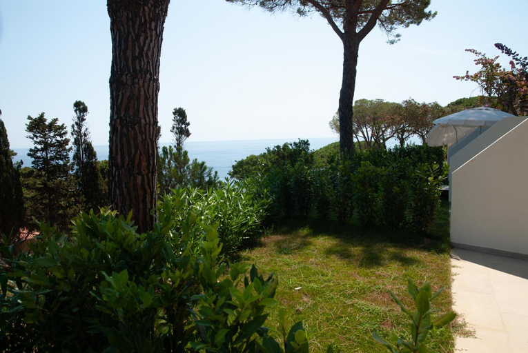 Others 5, Resort Capo Bianco, Livorno