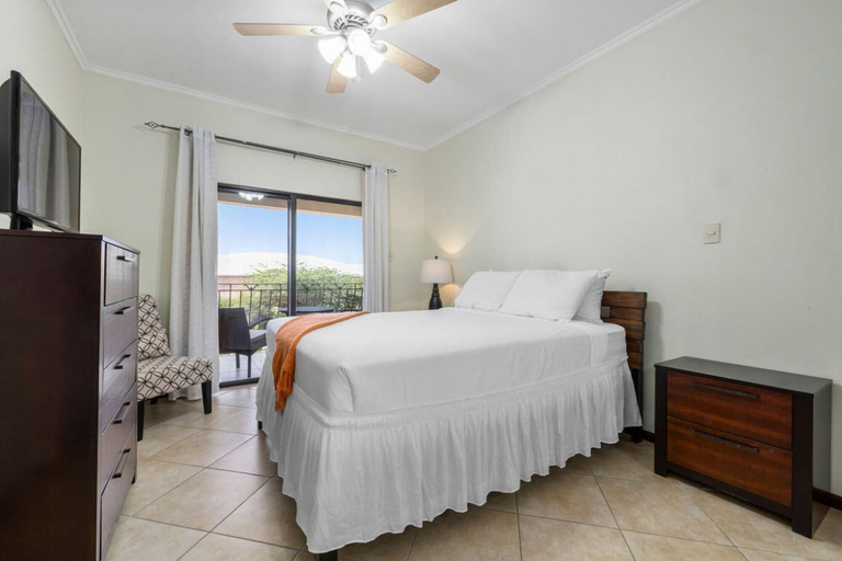 Bedroom 3, 2br2ba Townhome With Pools GYM Gold Coast