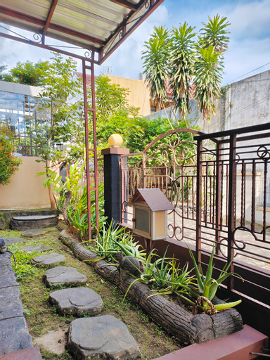 Exterior & Views 4, Adiputra Homestay 3 Banyuraden, Sleman