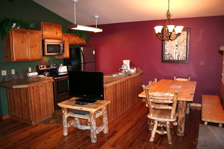 Others 4, Lazy R Cottages: 17 2 Bedroom Cabin, Larimer