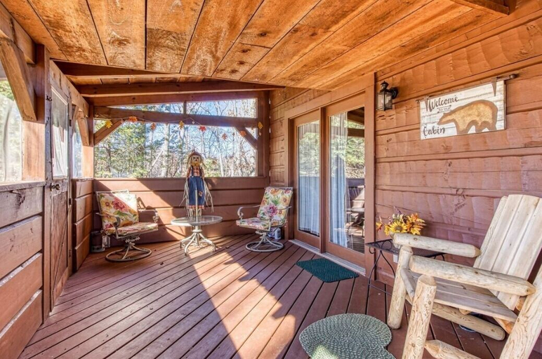 Others 4, A Place In Time 2 Bedroom Cabin by RedAwning, Sevier