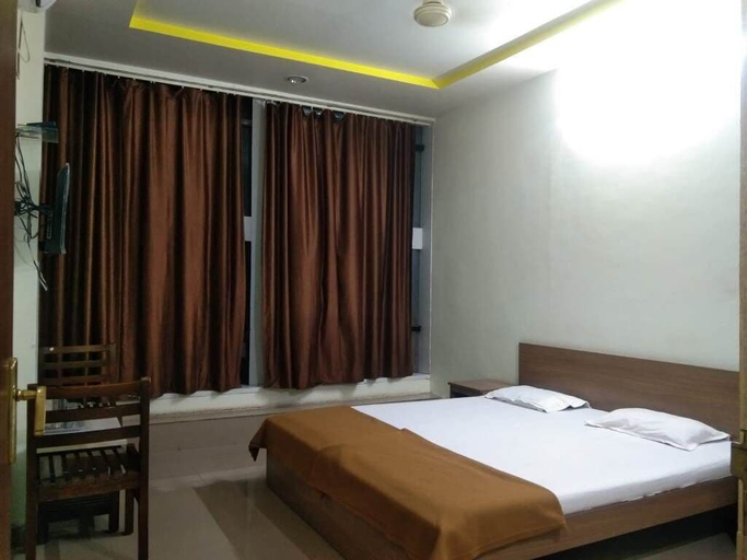 Bedroom 3, iROOMZ The Grand Lodge, Bijapur