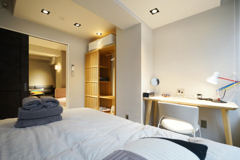 Room 5, Real Life Kudanshita Chic 2-bedroom 6pax 3mins sub, Chiyoda