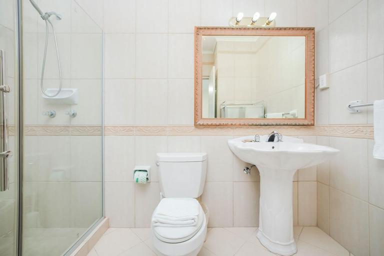 Bathroom 4, Tranquil 2BR 2BA in Gated Community Great Location