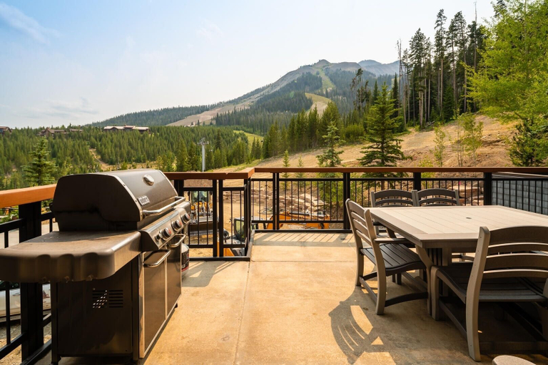 BBQ/picnic area, Penthouse 3 3 Bedroom Lodge by Moonlight Basin Lodging, Madison
