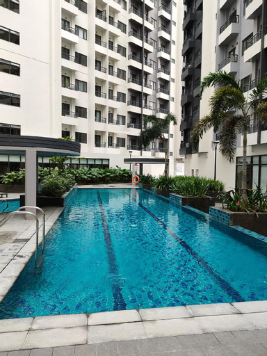 John's Staycation, Taguig