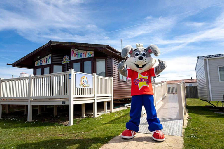 Exterior, 2br-sleeps6-wifi-freeparking-holidaypark, Essex