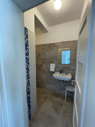 Bathroom 2, Two Palms Apartment