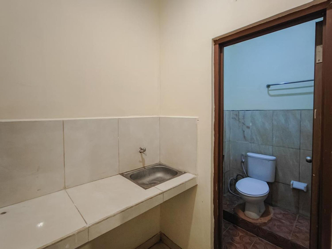 Bathroom 17