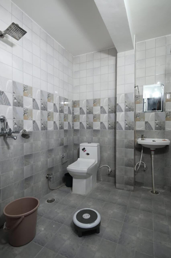 Bathroom, Jaipur BackPackers, Jaipur