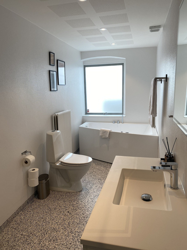 Bathroom 3, Hotel Røde-Kro, Aabenraa