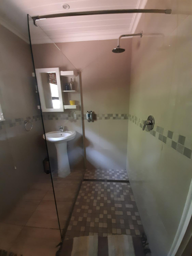 Shower 3, Mountain Splendour Eco Resort, Uthukela