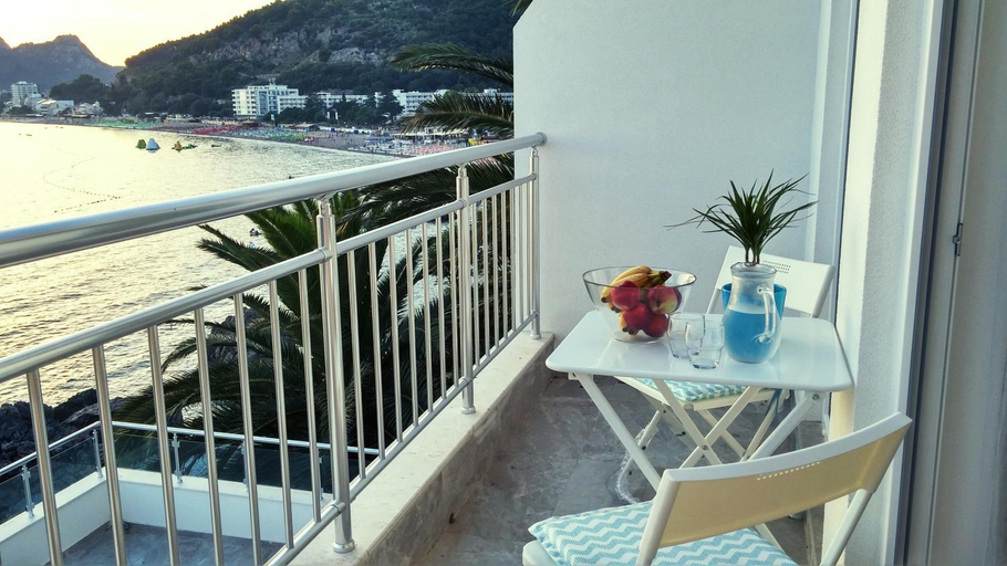 Others 5, Two Palms Apartment