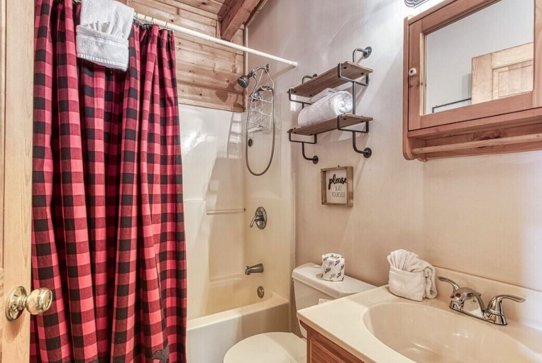 Others 3, A Place In Time 2 Bedroom Cabin by RedAwning, Sevier