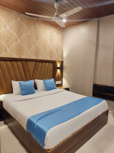 Bedroom 2, Hotel Homestay, Mumbai Suburban