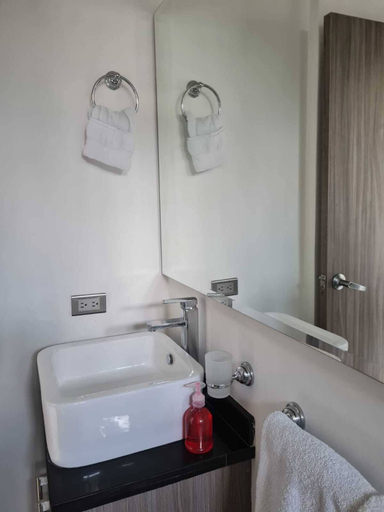 Bathroom 3, 504 Moderno Aparta-Suite en Versalles Tipo Loft - Cali Tower Suites & Lofts, Santiago de Cali