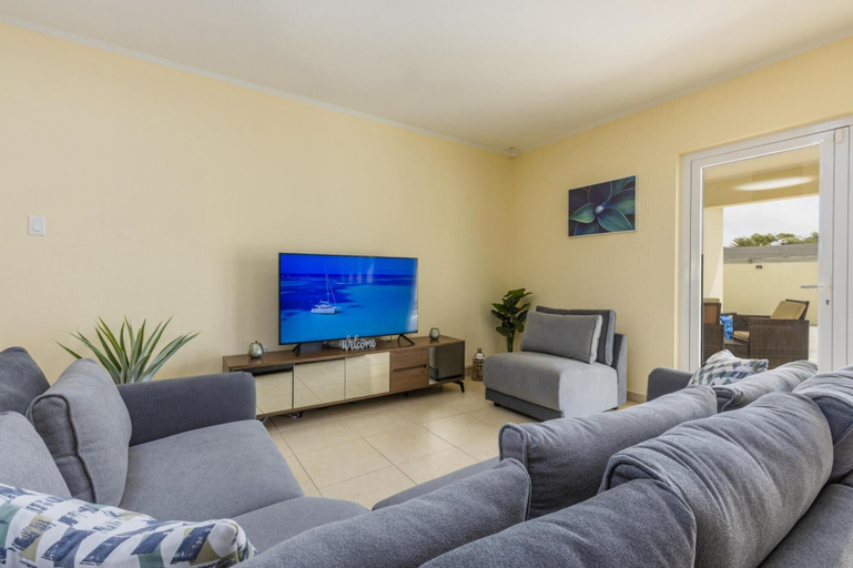 Others 5, Remodeled 3BR w Private Pool Close to Palmbeach