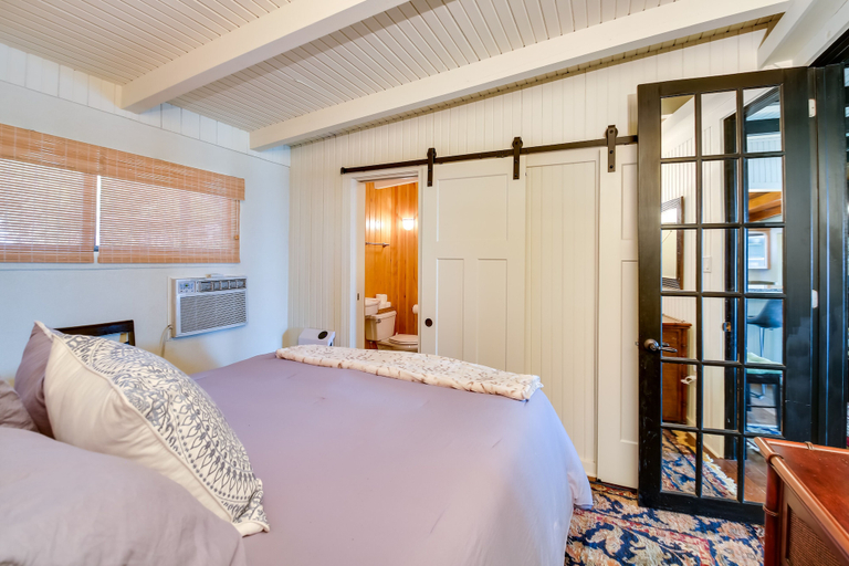 Bedroom 3, Waterfront Lake Hamilton Home w/ Private Dock, Garland