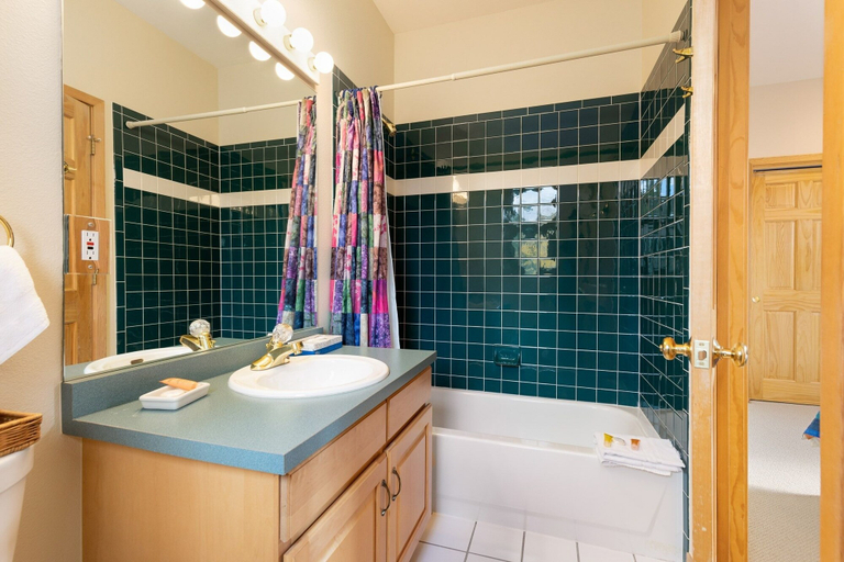 Bathroom 2, 1952 Northstar 3 Bedroom Townhouse by RedAwning, Summit