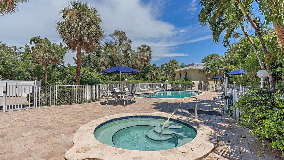 Sport & Beauty 5, It's A Shore Thing 1 Bedroom Condo by RedAwning, Manatee