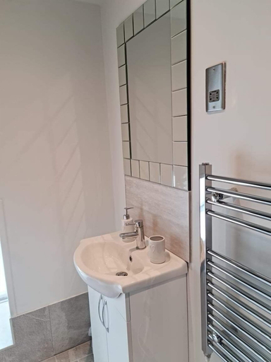 Bathroom, Charming 2 Bed Cottage in Nidderdale Near Harrogat, North Yorkshire