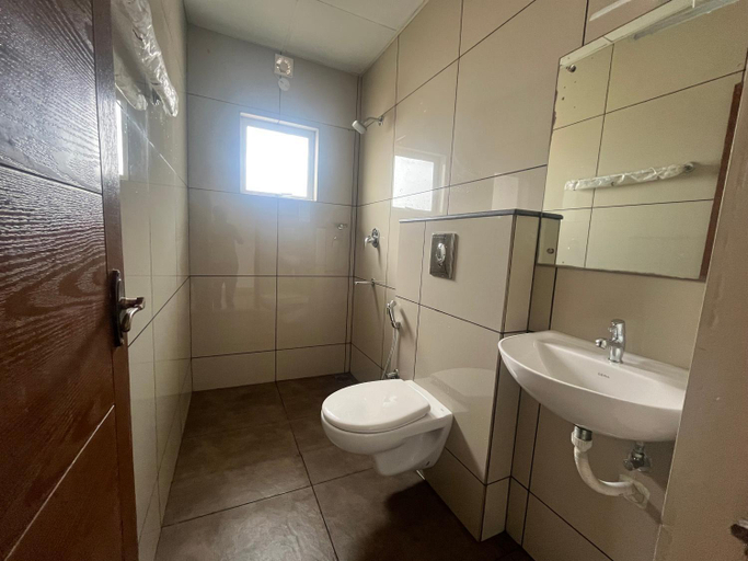 Bathroom 4, Royal Mansion, Ernakulam