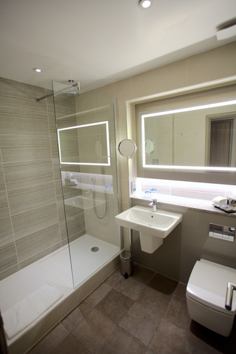 Bathroom 4, Ardoe House Hotel & Spa, Aberdeen