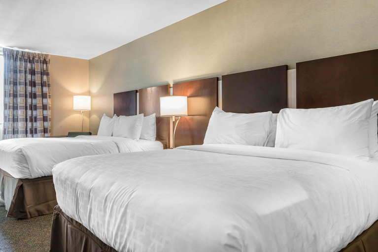 Bedroom 3, Clarion Inn Belle Vernon, Westmoreland
