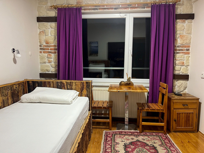 Bedroom 3, Lale Pansiyon, Eğirdir